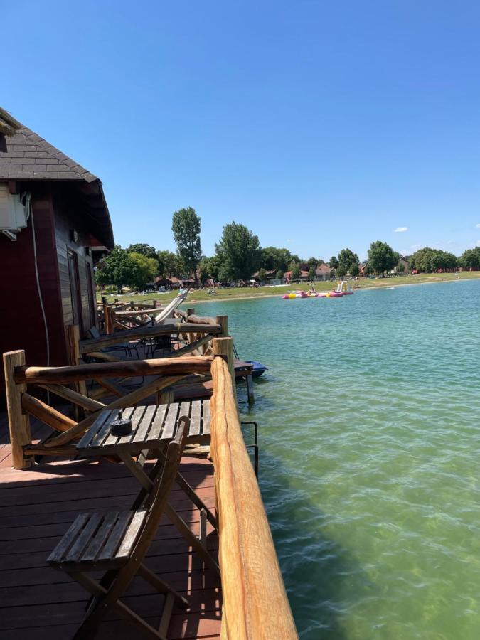 Апартаменти Bungalov Na Vode - Lobster Сенець Екстер'єр фото